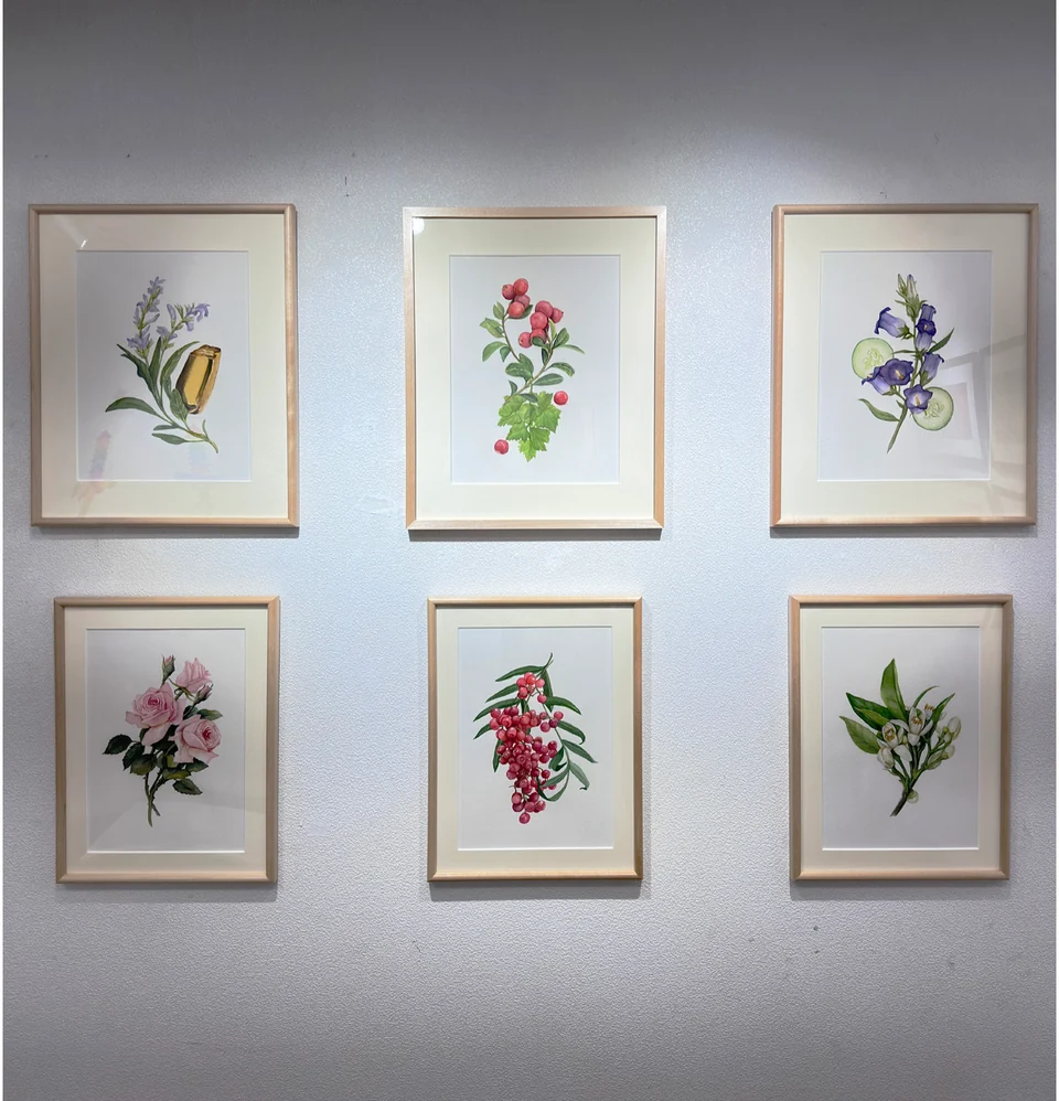 共同展示された植物や鳥の作品。他の作り手の作品を含む。